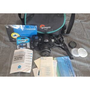 Minolta Maxxum 450si Date 35mm SLR Film Camera w/35-70mm Lens, Bag & New Battery